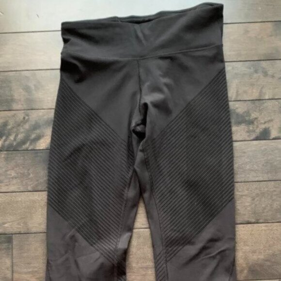 GapFit Moto Inspired Flocked Velvet Leggings - Picture 1 of 3